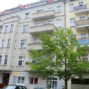 https://central-hostel-berlin.find-berlin-hotels.com